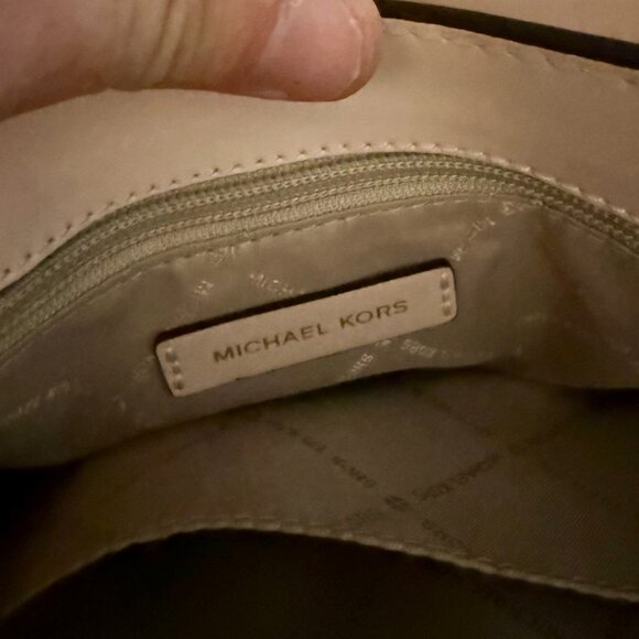 Michael Kors Blush color shoulder bag - Picture 8 of 9